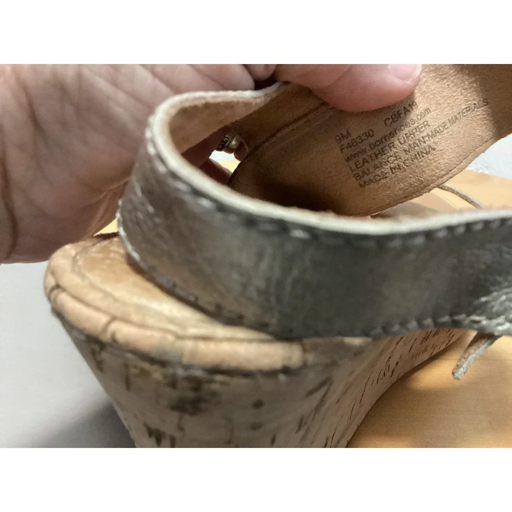 Born Wedge Sandals Womens 9 Silver Metallic Leather Cork Platform F46330